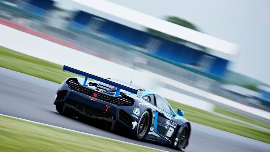 誰說(shuō)中國(guó)沒有(yǒu)賽車(chē)文(wén)化(huà)？創造國(guó)人(rén)自(zì)己心中的(de)賽車(chē)夢！