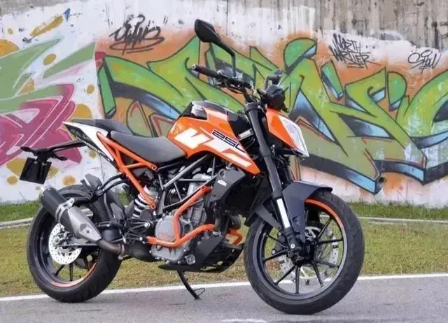 “四輪是(shì)生(shēng)活，兩輪是(shì)夢想”萬元內(nèi)摩托車(chē)推薦！