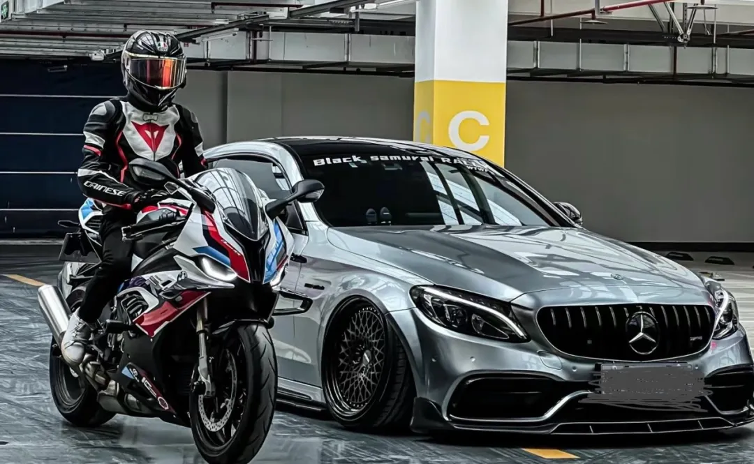 人(rén)生(shēng)第一(yī)輛(liàng)車(chē)該選汽車(chē)還(hái)是(shì)摩托車(chē)？