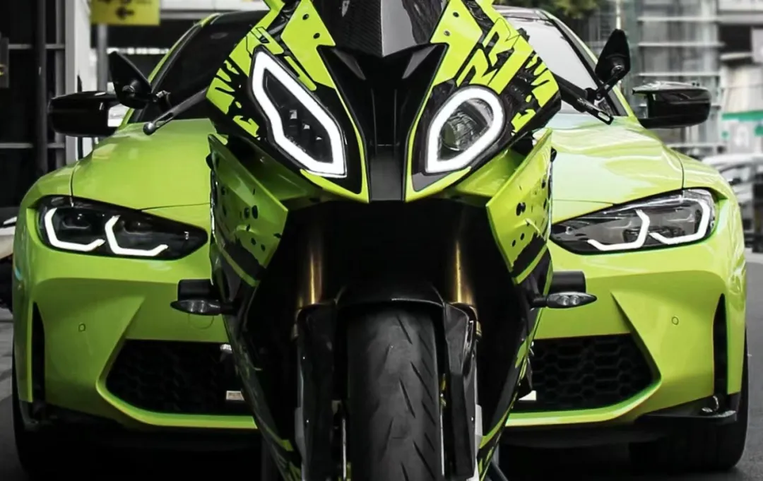 人(rén)生(shēng)第一(yī)輛(liàng)車(chē)該選汽車(chē)還(hái)是(shì)摩托車(chē)？